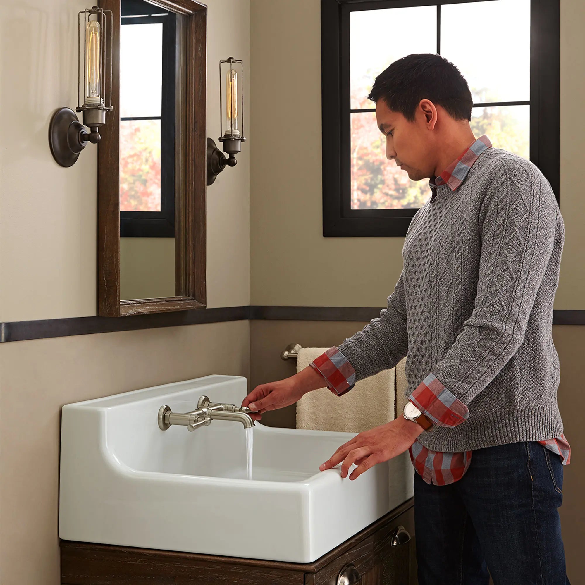 Oak Hill® 30 in. High-Back Sink, 2-Hole // CANVAS WHITE // 105511_L-D20155002415_01_CDNwebp.webp