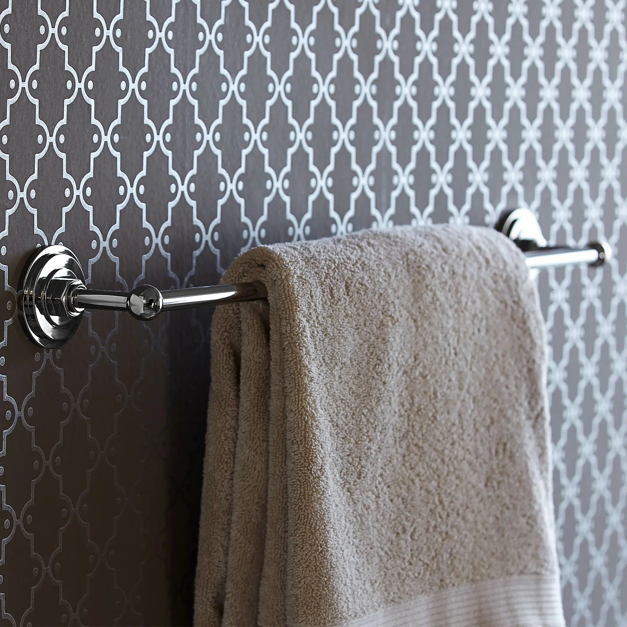 Landfair 24 Inch Towel Bar // PLATINUM NICKEL // 40572_B_D35107240150_0_CDNwebp.webp